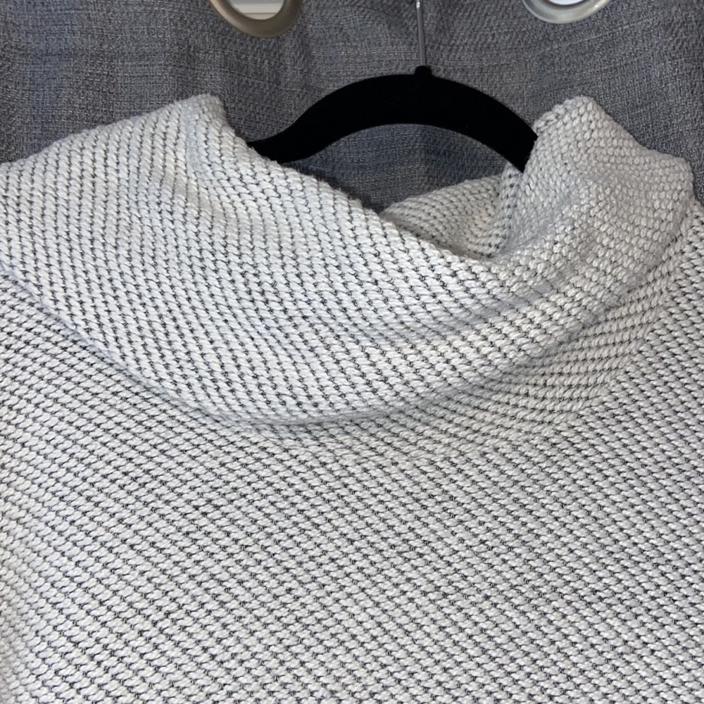 Sweater - Picture 3 of 3